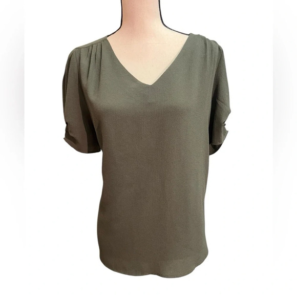 Adrianna Papell Solid V-Neck Ruched Sleeve Pebble Crepe Top green blouse large - Picture 2 of 9